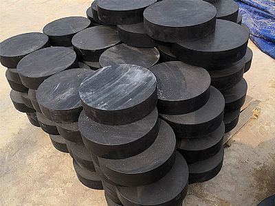 灵山县板式橡胶支座由若干层橡胶片与薄钢板经加压硫化